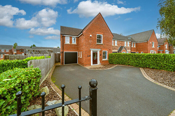 3 Bedroom Detached House For Sale In Wombourne Road, Swindon, Dudley, DY3