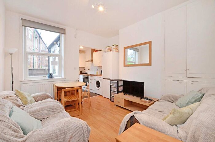 4 Bedroom House To Rent In School Road, Sheffield, S10