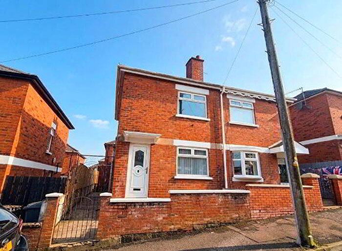 2 Bedroom Semi-Detached House To Rent In Dhu Varren Parade, Belfast, BT13