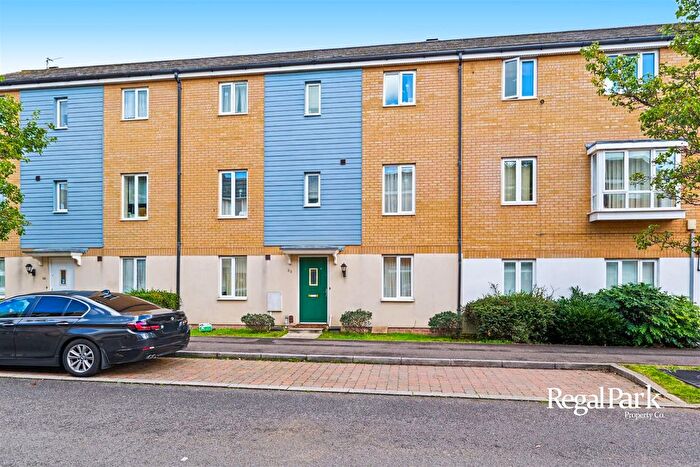 4 Bedroom Town House To Rent In Delves Way, Hampton Centre, Peterborough, PE7