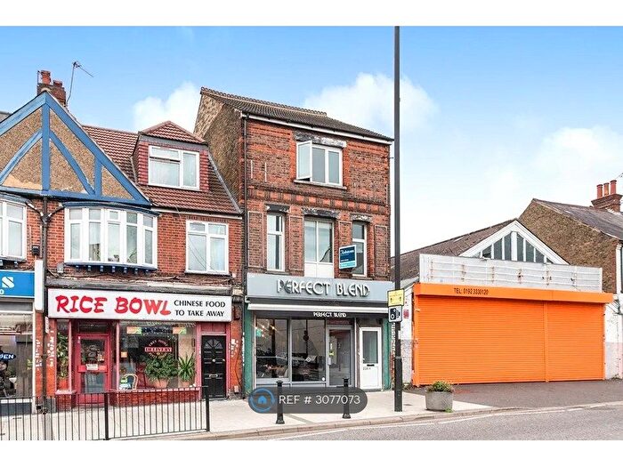 3 Bedroom Flat To Rent In St Albans Road, Watford, WD24