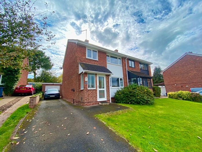 3 Bedroom House To Rent In Musters Road, Bingham, NG13