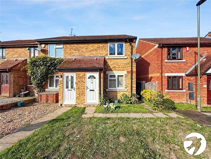 2 Bedroom End Of Terrace House To Rent In Stanton Close, Orpington, BR5