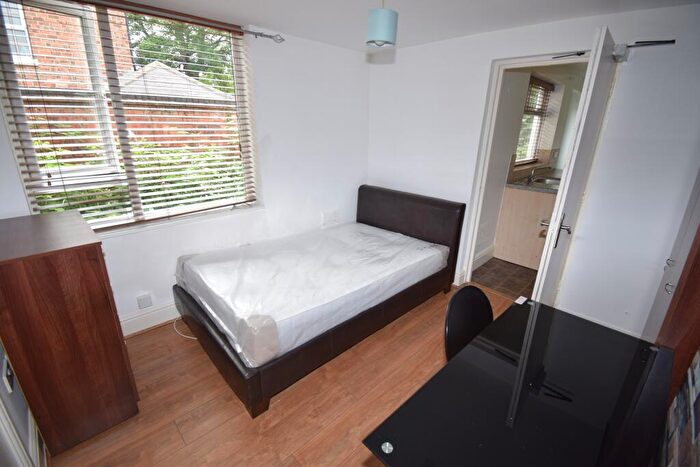 Studio To Rent In Flat, Unr, DE22