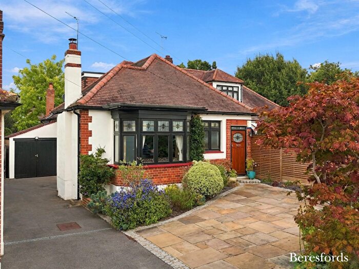 4 Bedroom Bungalow For Sale In Tudor Gardens, Gidea Park, RM2