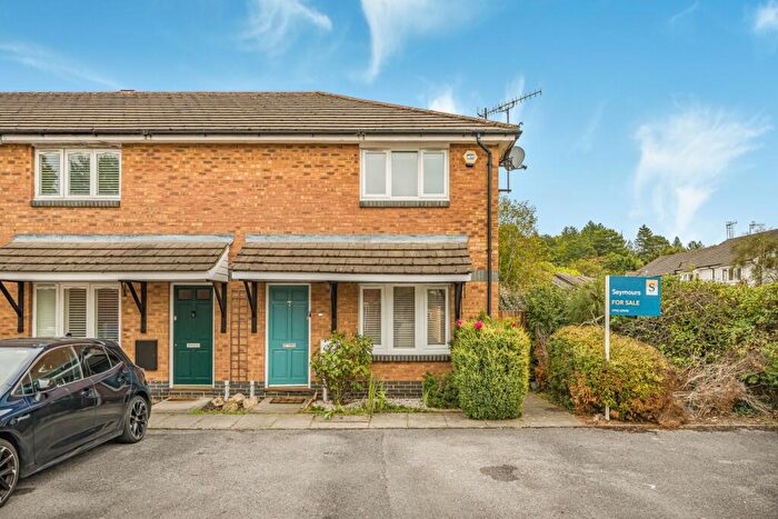 3 Bedroom End Of Terrace House For Sale In Eyston Drive, Weybridge, Surrey, KT13