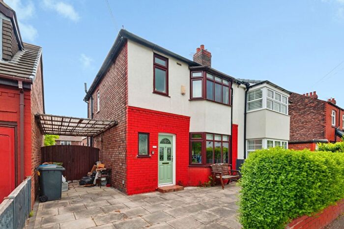 3 Bedroom Semi-Detached House For Sale In Peel House Lane, Widnes, Cheshire, WA8