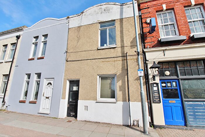3 Bedroom Flat For Sale In Fratton Road, Fratton, PO1