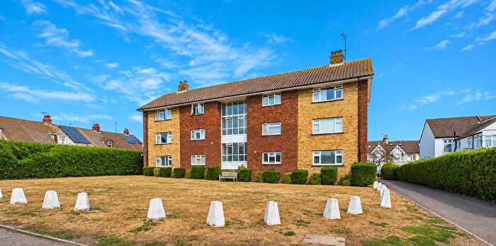 2 Bedroom Flat For Sale In Underdown Road, Southwick, BN42