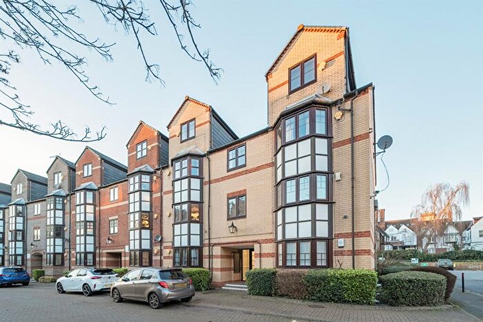 1 Bedroom Apartment To Rent In Maltings Place, Holybrook, Reading, RG1