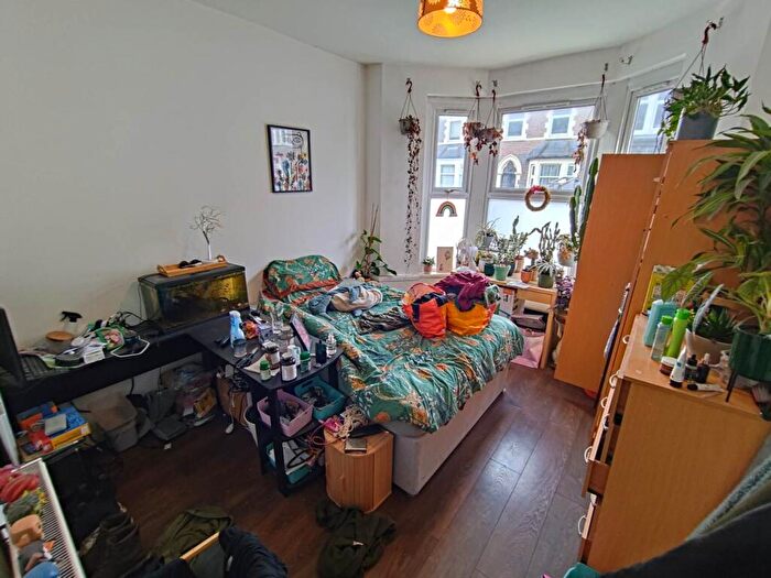 2 Bedroom Flat To Rent In Lisvane Street, Cathays, CF24