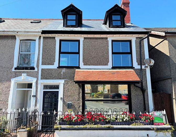 4 Bedroom Semi-Detached House For Sale In National Street, Tywyn, LL36