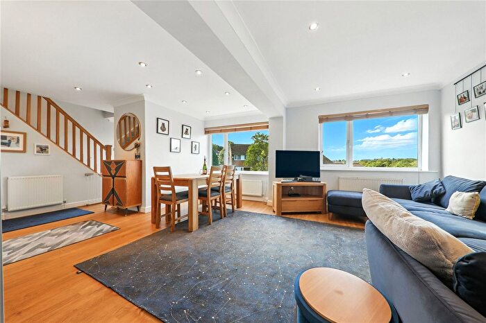 4 Bedroom Detached House For Sale In Woodhill Court, Leeds, West Yorkshire, LS16