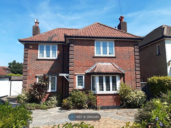 3 Bedroom Detached House To Rent In Devonshire Way, Croydon, CR0