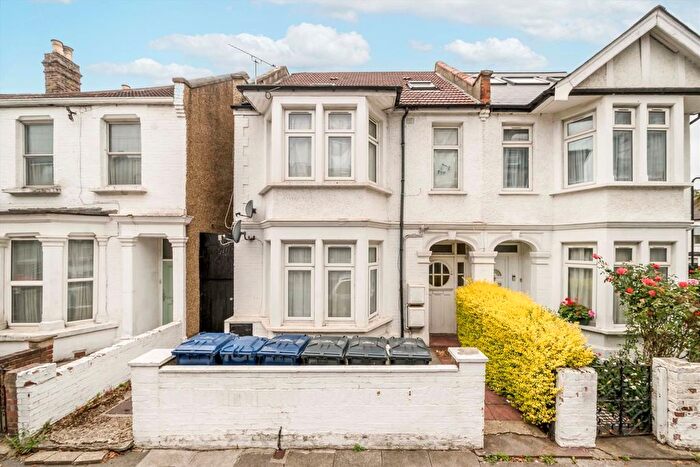 2 Bedroom Flat For Sale In Allison Road, Acton, W3