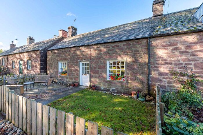 2 Bedroom Cottage For Sale In North Green, The Green, Spittalfield, Perth, PH1