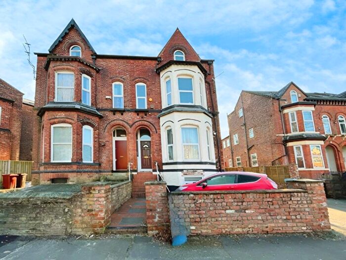10 Bedroom Semi-Detached House To Rent In Norman Road, Fallowfield, M14