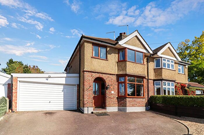 3 Bedroom Semi-Detached House For Sale In Blackwell Drive, Watford, WD19