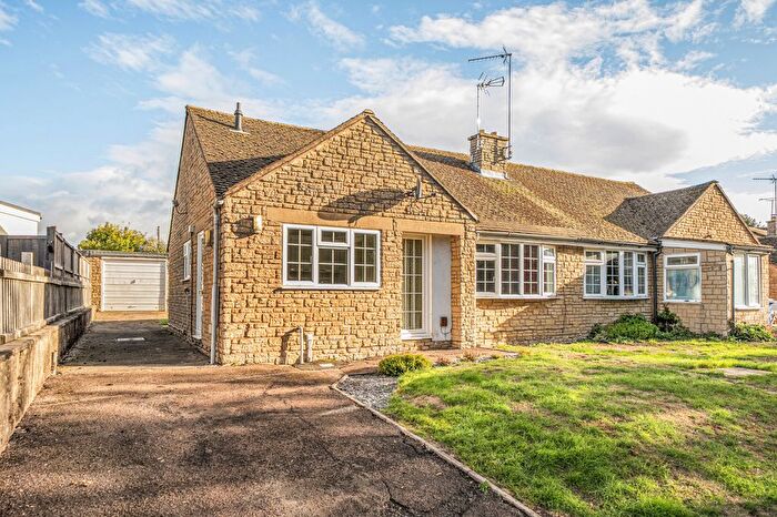2 Bedroom Bungalow For Sale In Manor Park, Claydon, Banbury, OX17