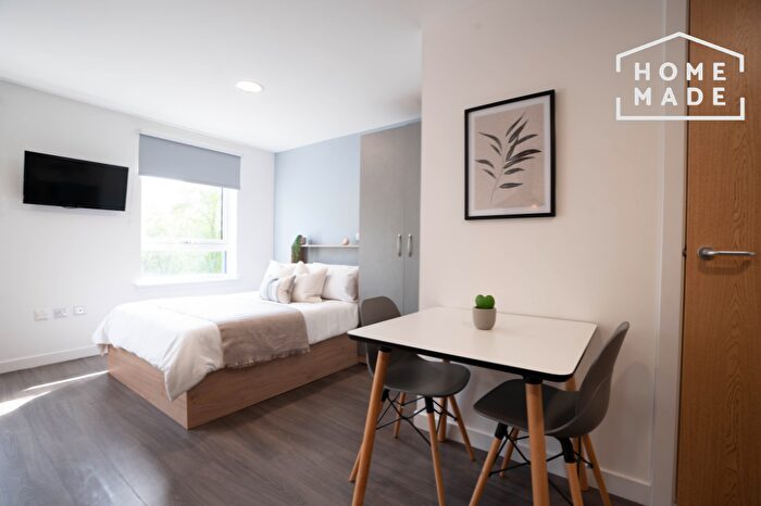 Flat To Rent In Caledon Court, AB10