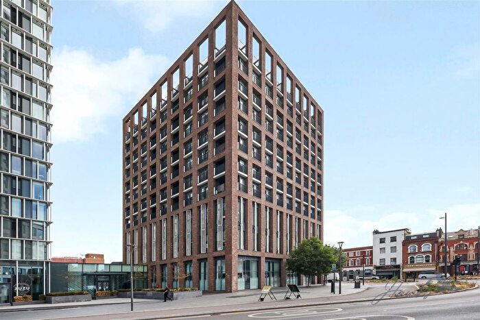 2 Bedroom Flat To Rent In Great Eastern Road, London, E15