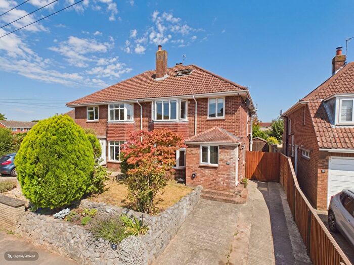 4 Bedroom Semi-Detached House For Sale In Haygrove Road, Bridgwater, TA6