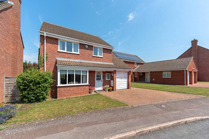 4 Bedroom Detached House For Sale In Bergamont Close, Godmanchester, Huntingdon, Cambridgeshire, PE29