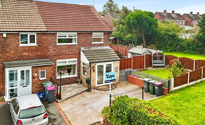 3 Bedroom End Of Terrace House For Sale In Payne Crescent, Rotherham, S62
