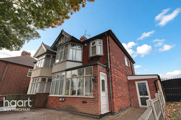 4 Bedroom Semi-Detached House For Sale In Nuthall Road, Whitemoor, NG8