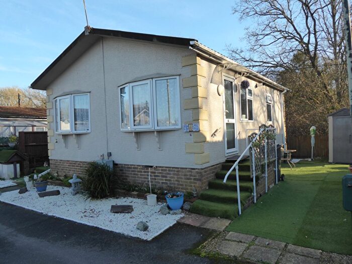 2 Bedroom Mobile/park Home For Sale In Pound Lane Park, Wood Street Village, Guildford, GU3