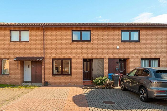 2 Bedroom Terraced House For Sale In Cardross Place, Dundee, DD4