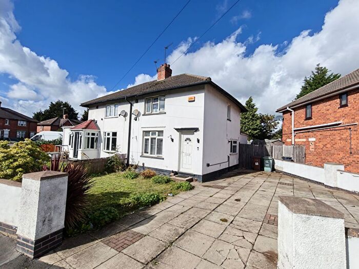 3 Bedroom Semi-Detached House For Sale In Dickinson Drive, Walsall, WS2