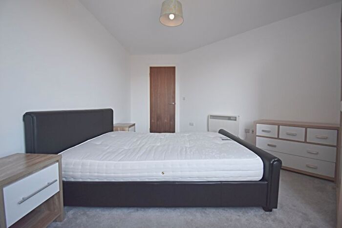 1 Bedroom Flat To Rent In Rd Floor Churchill Place, Basingstoke, RG21