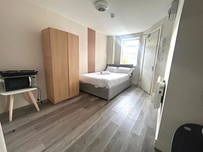 Studio To Rent In Ashwood Road, Potters Bar, EN6
