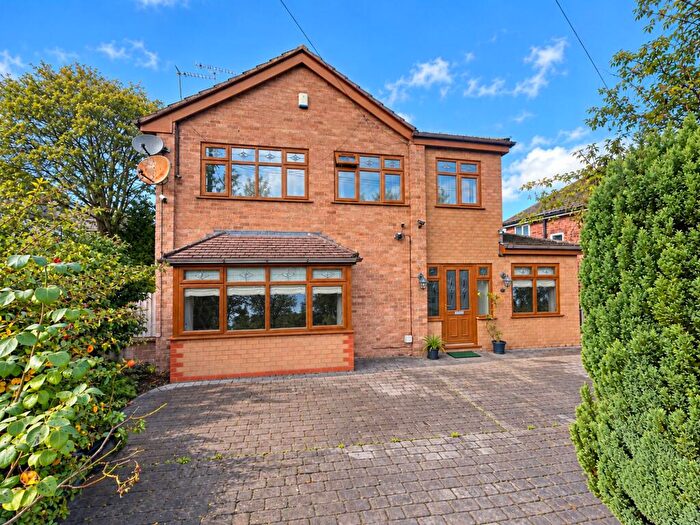 4 Bedroom Detached House For Sale In Brooklet Road, Heswall, CH60