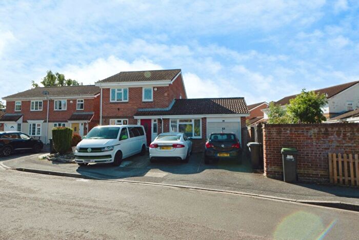 4 Bedroom Detached House For Sale In Clover Close, Gosport, Hampshire, PO13