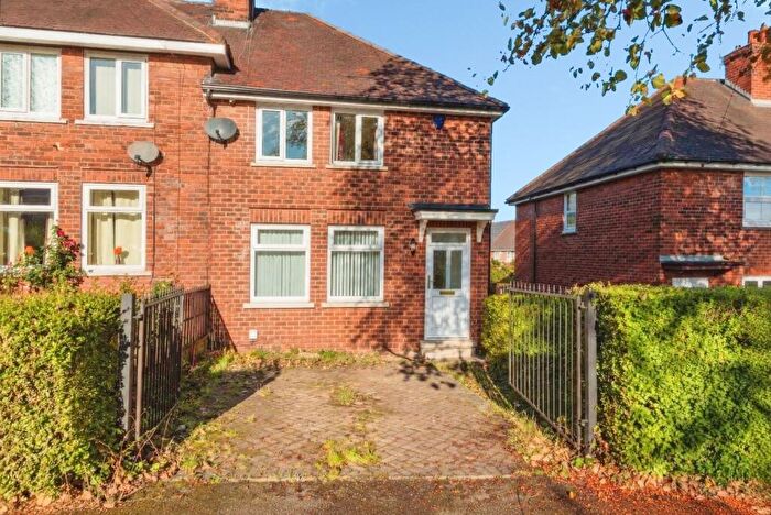 2 Bedroom Terraced House For Sale In Southey Avenue, Sheffield, S5