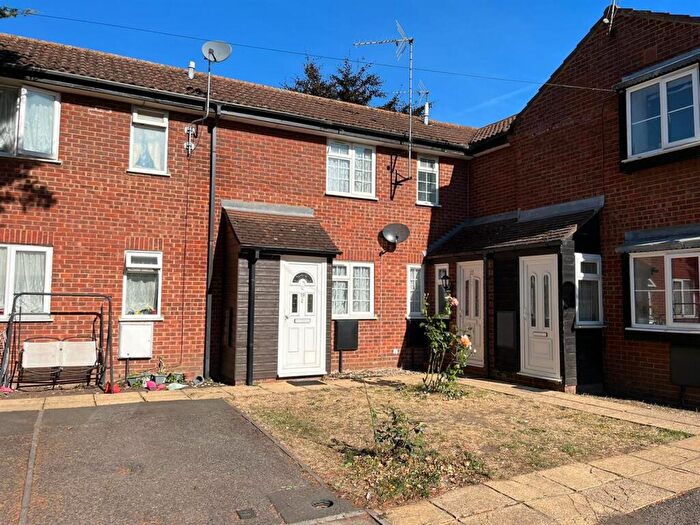 1 Bedroom Terraced House For Sale In Carisbrooke Court, Belgrave Road, Slough, SL1