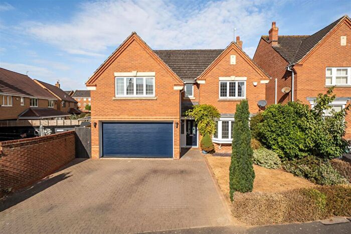 4 Bedroom Detached House For Sale In Roman Close, Wootton, Northampton, NN4