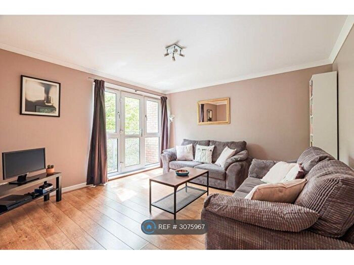 2 Bedroom Flat To Rent In Stenhouse St West, Edinburgh, EH11