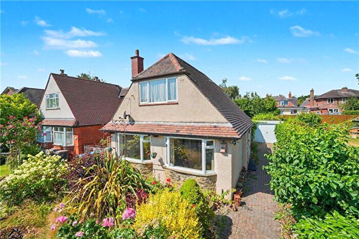 3 Bedroom Detached Bungalow For Sale In Stonefall Avenue, Harrogate, North Yorkshire, HG2