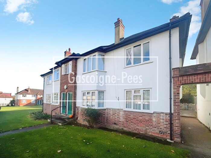 2 Bedroom Maisonette To Rent In Alberta Avenue, Cheam, Sutton, SM1