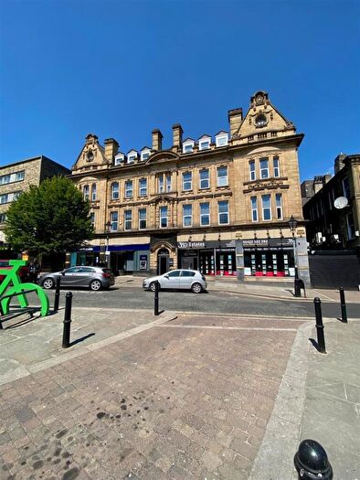 1 Bedroom Flat To Rent In District Bank Chambers, - George Square, Halifax, HX1