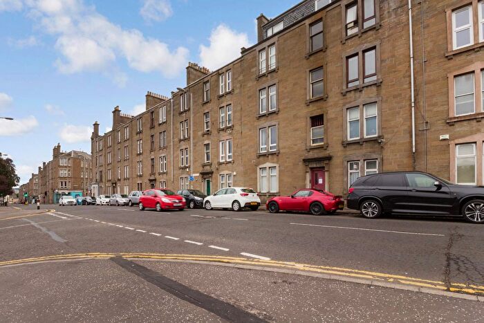 2 Bedroom Flat To Rent In Blackness Road, Dundee, DD2