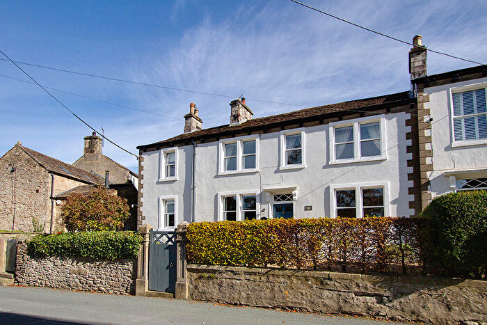 4 Bedroom House For Sale In Holly Bank & Cottage, Giggleswick, BD24
