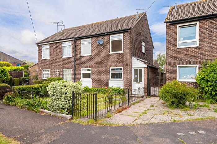3 Bedroom Semi-Detached House To Rent In Bullemer Close, Stalham, NR12