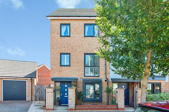 4 Bedroom Semi-Detached House For Sale In Beaufort Road, Upper Cambourne, Cambridge, CB23