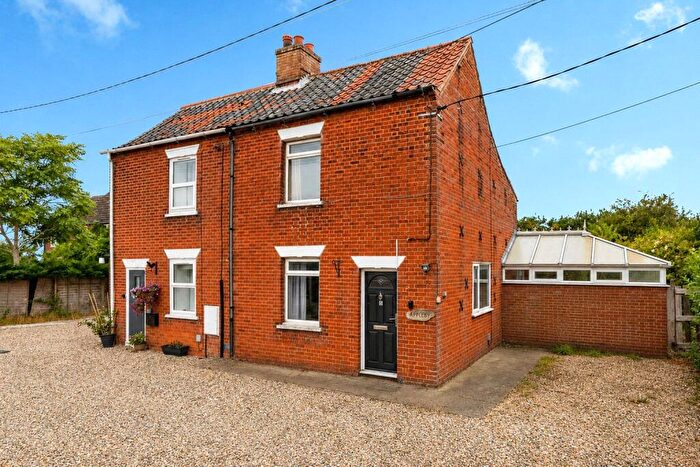 2 Bedroom Semi-Detached House For Sale In Buckenham Road, Attleborough, Norfolk, NR17
