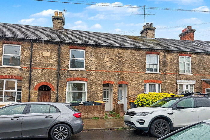 2 Bedroom Terraced House To Rent In Bower Street, Bedford, MK40