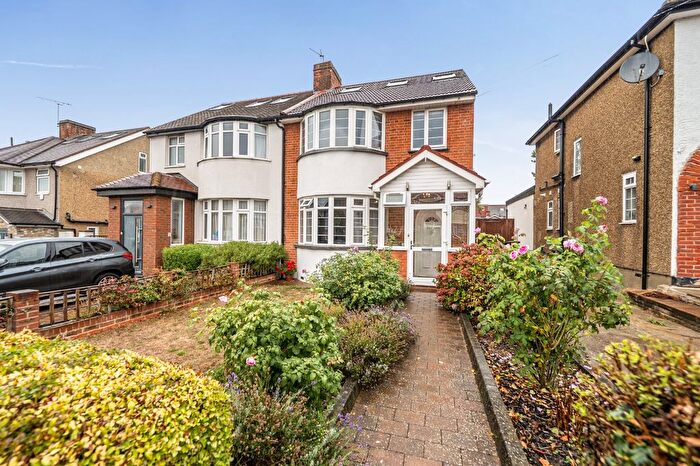 4 Bedroom Semi-Detached House For Sale In Summit Way, London, N14